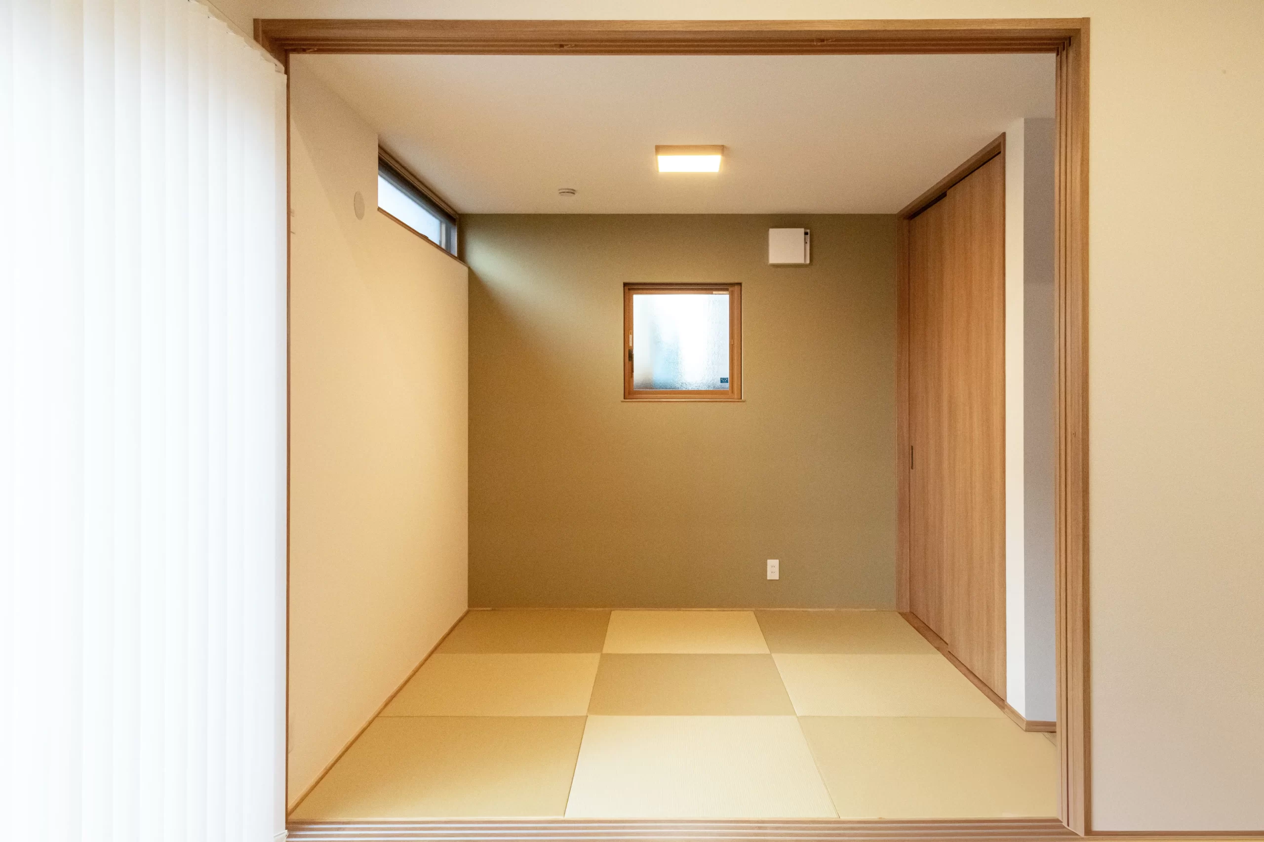 リビング横の畳スペース