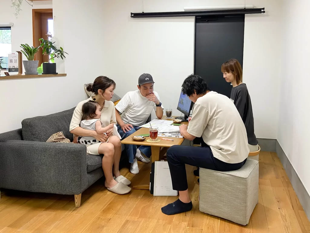 シンズクラフトでのお客様との打ち合わせ